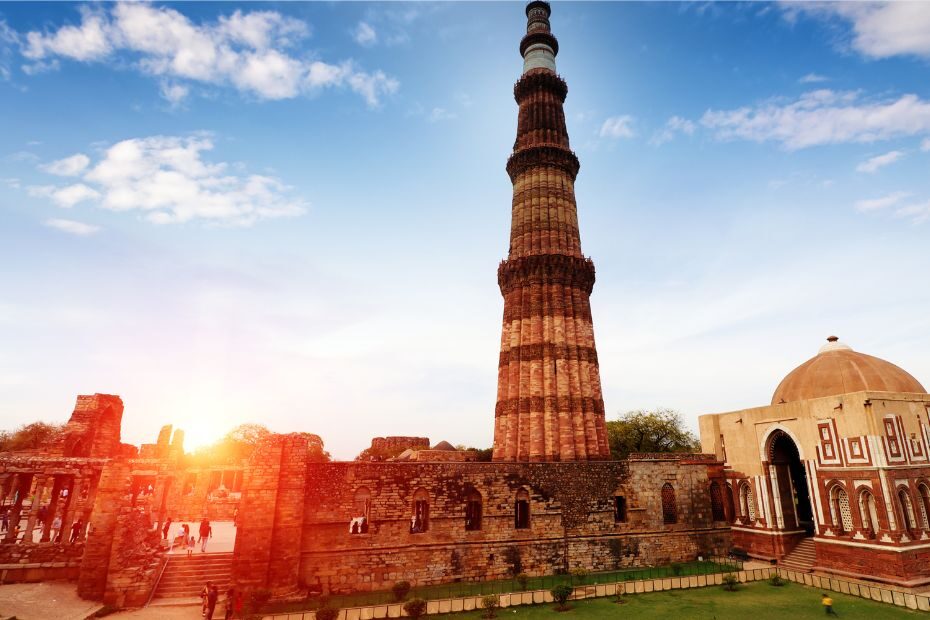 The Legacy Of Qutub Minar Travel Guide To Delhis Architectural